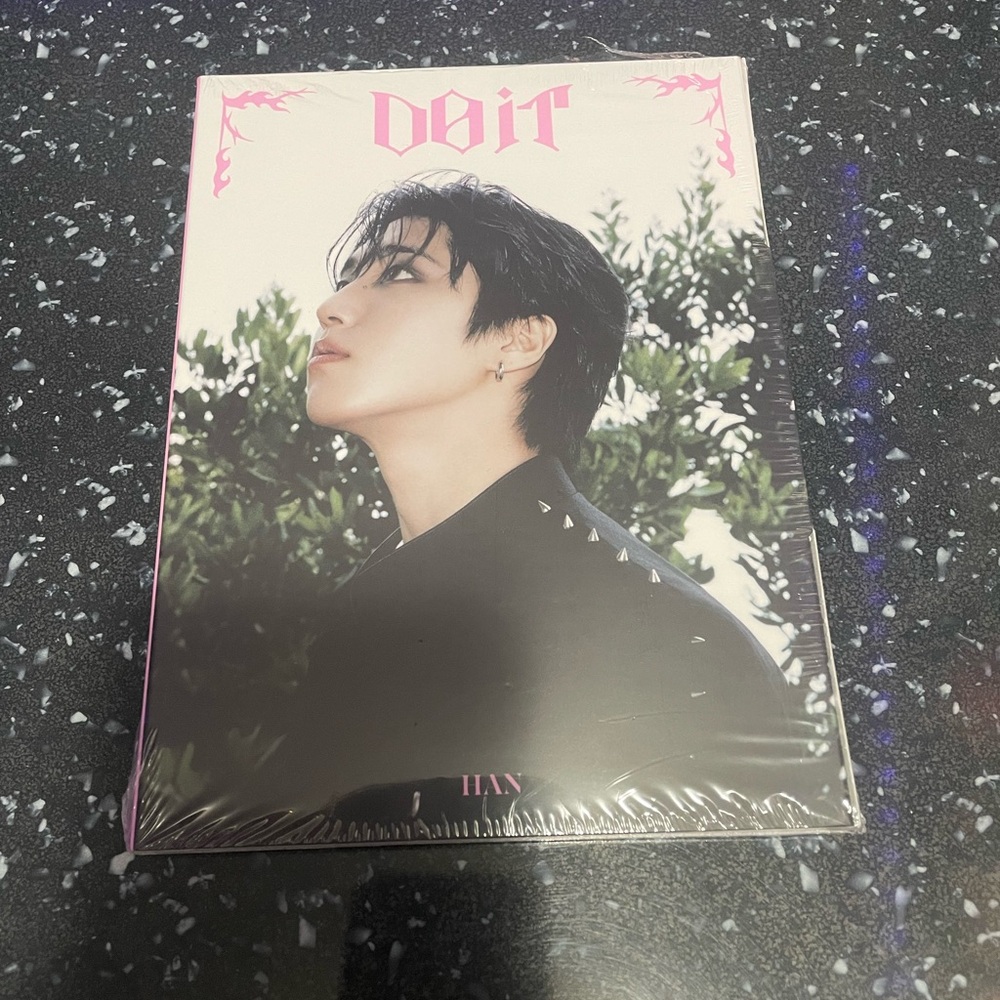 Stray Kids DO IT Han Accordion Album